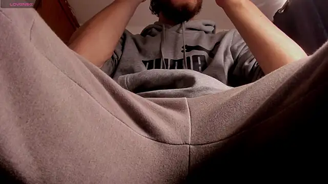 s_sven03 Adlı Modelin Canlı XXX Sohbeti