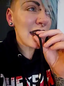 PinkTheHawk's Live XXX Chat