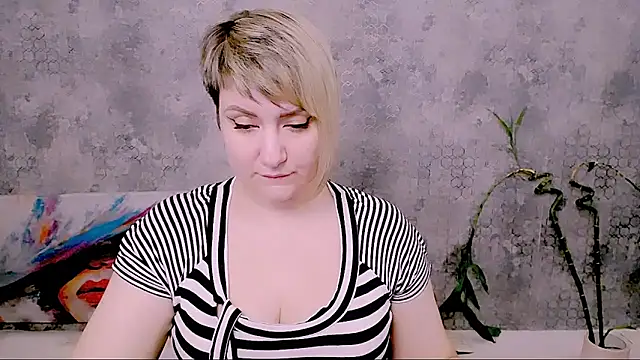 Djullia's Live XXX Chat