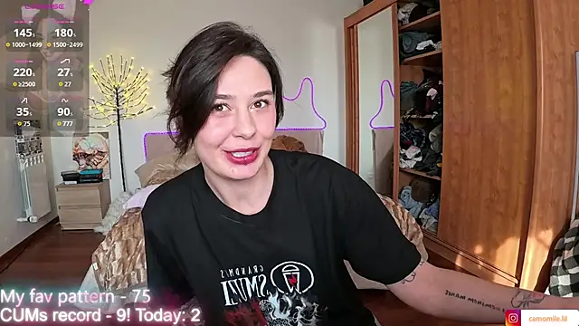 XXX chat uživo modela CamomileLil