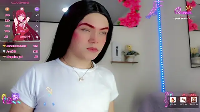 NathalialLooesn Webbikameraesitys