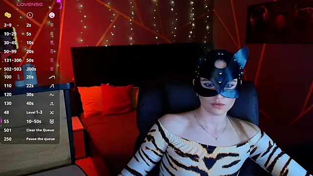 HotWildCat's Live XXX Chat