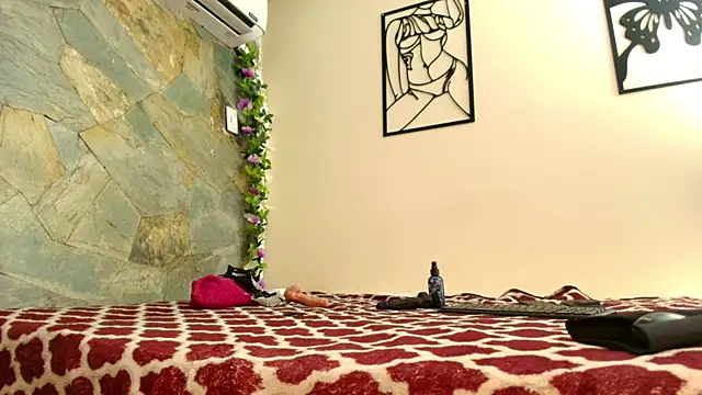 Jade_Roxx's Live XXX Chat