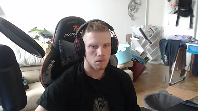 White_eyebrow Show Webcam