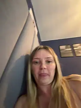 Sky25x's Live XXX Chat