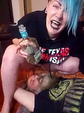 PinkTheHawk's Live XXX Chat