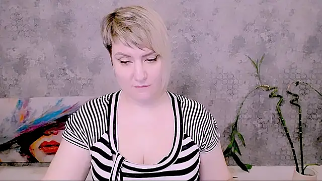 Djullia's Live XXX Chat