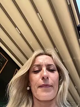 Chat XXX en directo de VikaBunny1