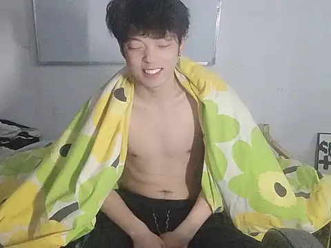 xiatianjun Show in webcam