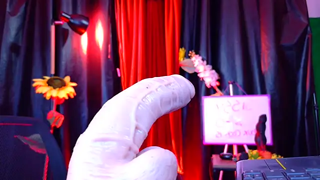 MistressSlut1: онлайн-секс-чат