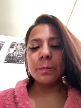 Pretty__Milf's Webcam Show