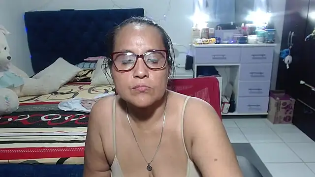 Chat +18 de pervert_mommy_ ao vivo