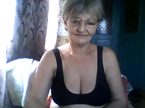 NikaGold455 Adlı Modelin Canlı XXX Sohbeti