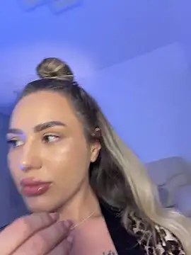 BarbieDoll13のライブXXXチャット