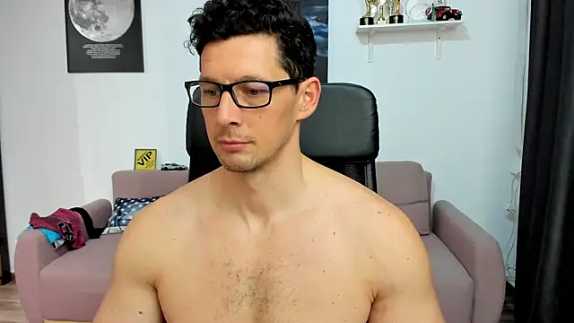 BrutusK08 Show in webcam