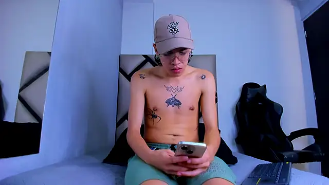 Bennet-Grayy webkamerás műsora