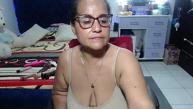 pervert_mommy_'s Webcam Show