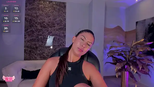 Chatroom XXX en direct de ArianaDumont