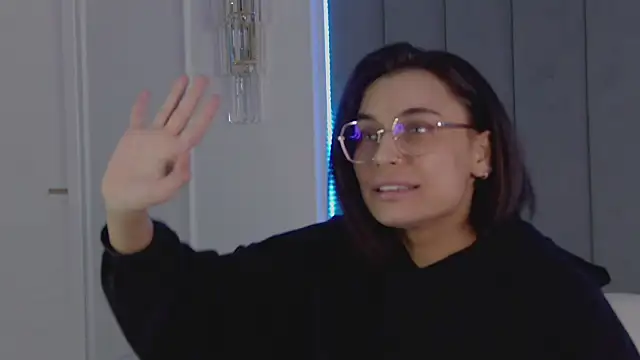 VioletAsh Chat XXX in diretta