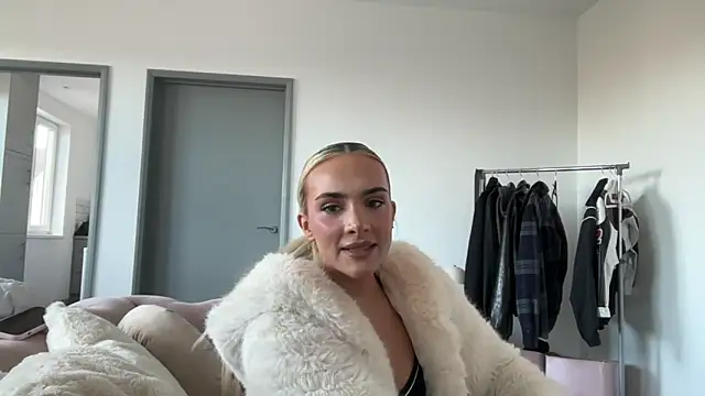 Naughtyblondex live XXX chat