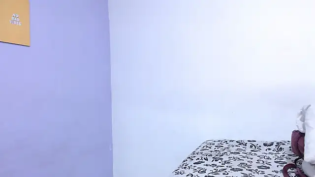 Angelina_fiory Adlı Modelin Canlı XXX Sohbeti