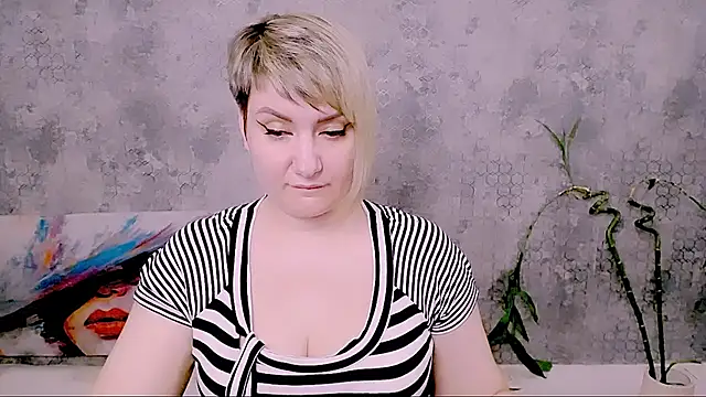 Djullia's Live XXX Chat