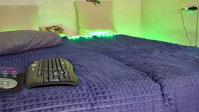 XXX chat uživo modela Roseaa