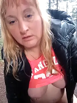 XHelenaX90のライブXXXチャット