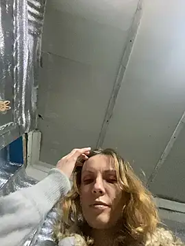 Anita-Smith 现场XXX聊天