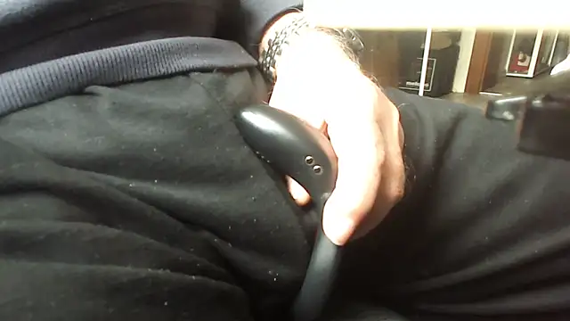 schwanzi_bear live XXX chat