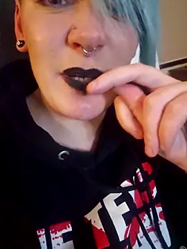 PinkTheHawk's Live XXX Chat