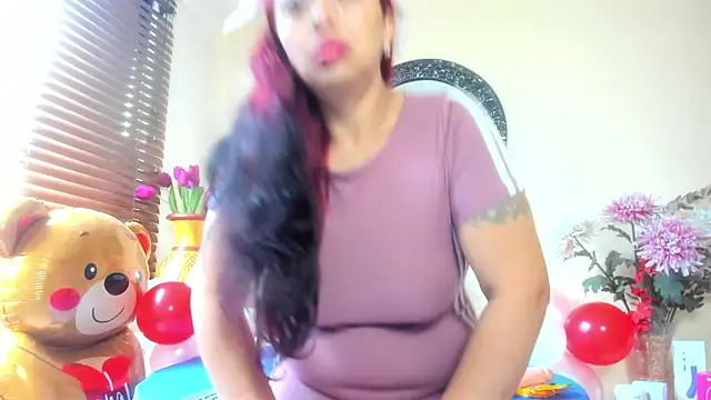 Maye_Milf_ Adlı Modelin Canlı XXX Sohbeti