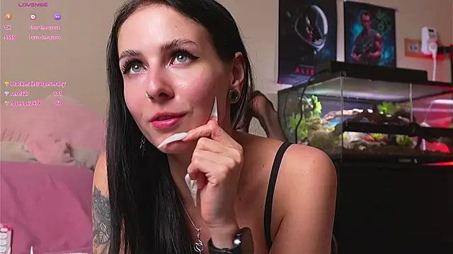 YaraAveiri 现场XXX聊天