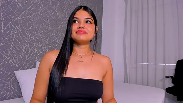 Chatroom XXX en direct de EmiilyGreey