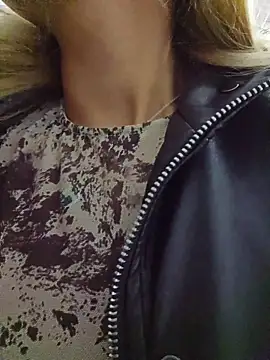 Pretty_roxxyy Chat XXX in diretta