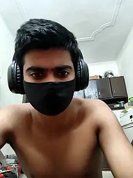 12ashujii webcam show