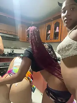 دردشة Emi_rousse الجنسية المباشرة