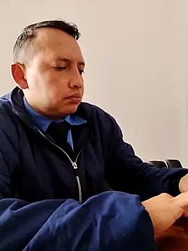 Hachi28's Live XXX Chat