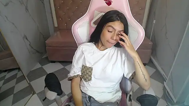 _Charlottee_b – Live XXX-chat