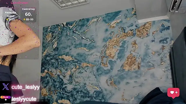 lesly_cutee: онлайн-секс-чат