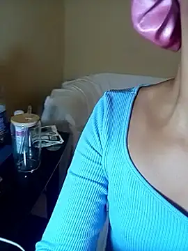 CaramelLesbianFemmXXX25: вебкам-шоу