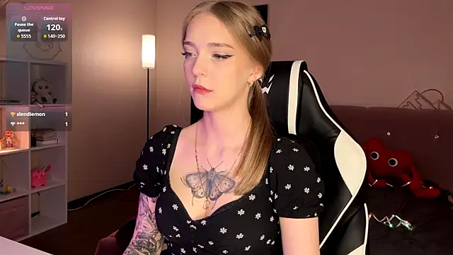 EvaPeaceのウェブカメラショー