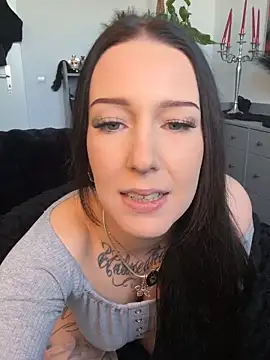 Trixie-Tainted Webcam-Show