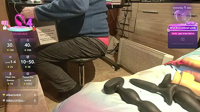 misteryman1956: διαδικτυακό σόου στην κάμερα