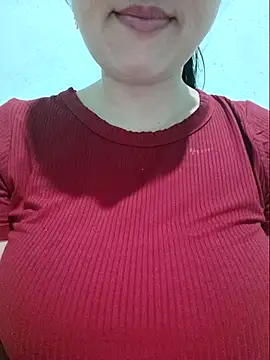 Shine_Mai Show in webcam