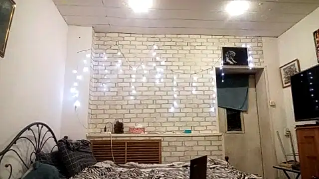 Show modela SirenFrost na web-kameri