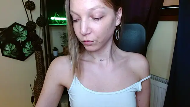 EmillyPlay Chat XXX live