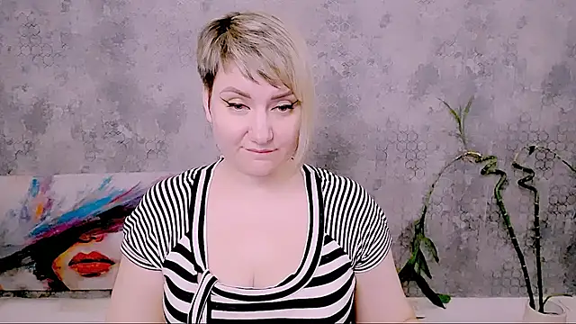 Djullia's Live XXX Chat