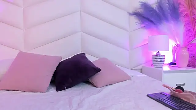 Nina_Ford_ Adlı Modelin Canlı XXX Sohbeti