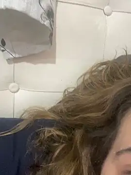 isadora437's Webcam Show